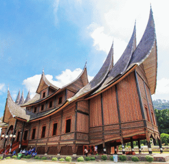 Kontroversi Istano Basa Pagaruyuang: Menggali Kebenaran di Balik Penolakan Izin Kampanye